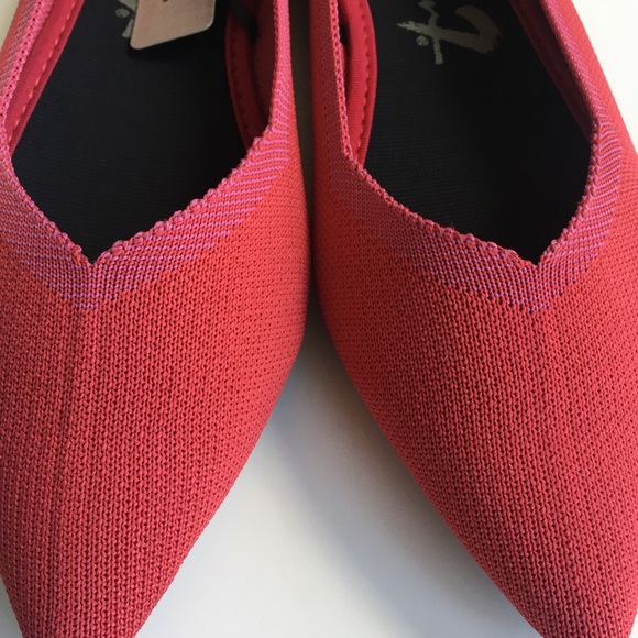 NWT Seven7 Elsa Red/ Pink Pointy Toe Canvas Flat - Picture 5 of 11